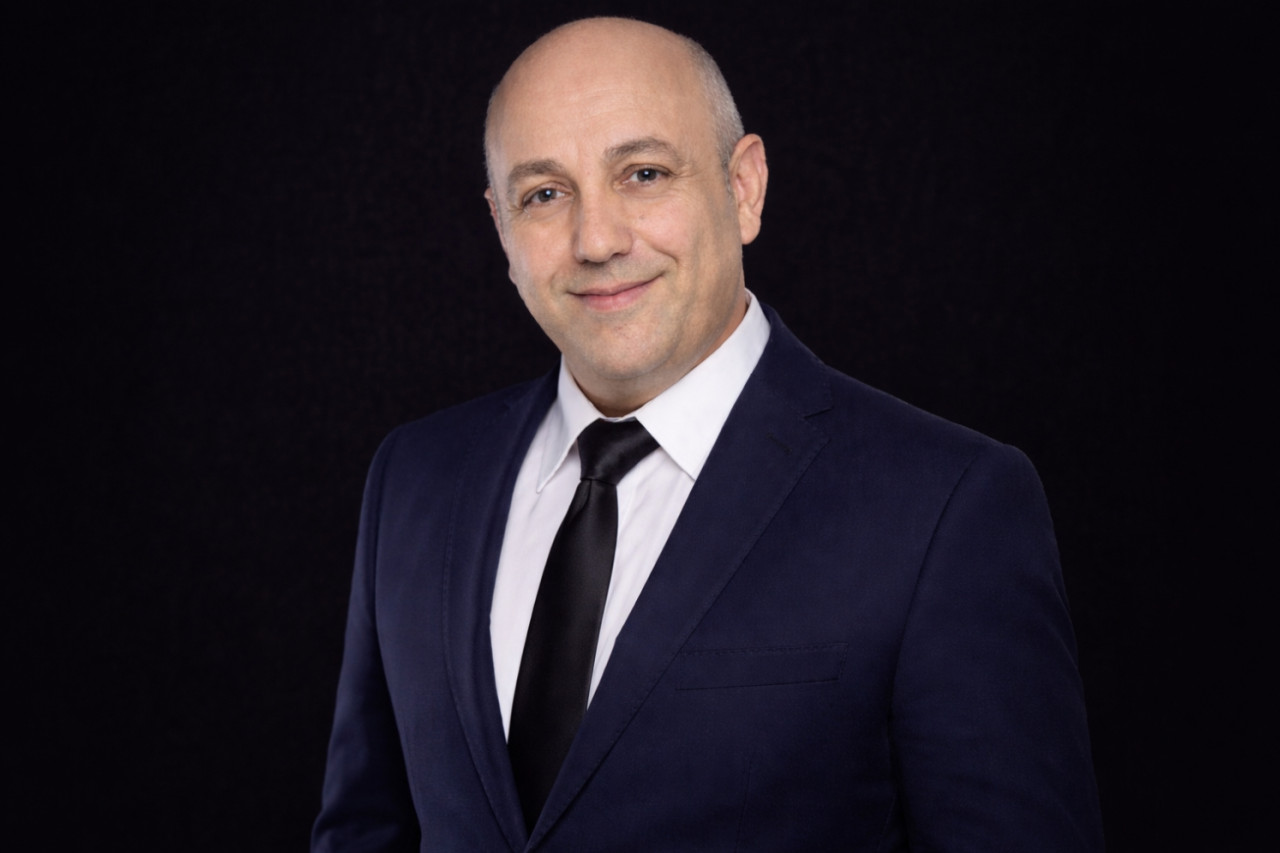 Hellsehen Emanuell Charis: Warum Menschen plötzlich Entscheidungen treffen, bevor sie selbst wissen warum